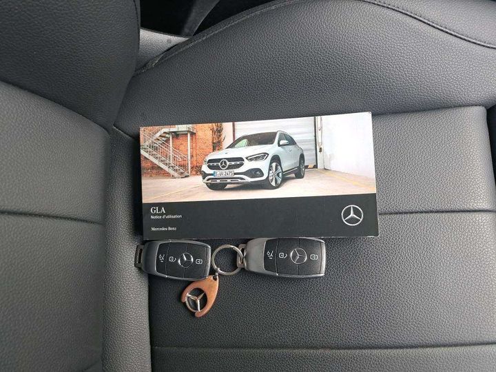 Photo 5 VIN: W1N2477121J202581 - MERCEDES-BENZ GLA 