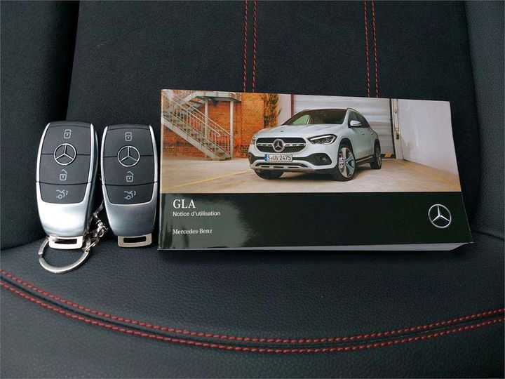 Photo 6 VIN: W1N2477121J218457 - MERCEDES-BENZ GLA 