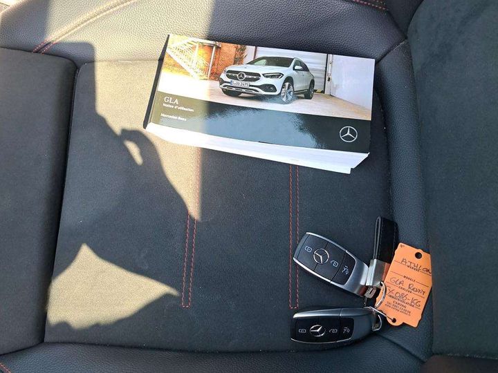 Photo 10 VIN: W1N2477121J277734 - MERCEDES-BENZ GLA 