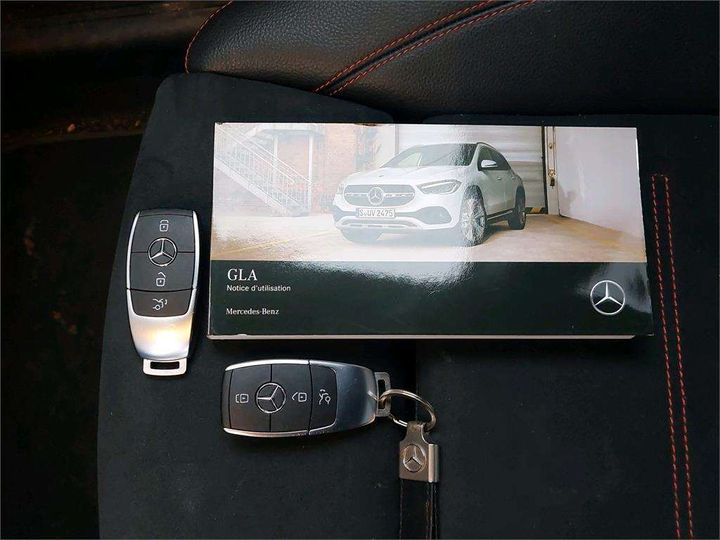 Photo 6 VIN: W1N2477121J283116 - MERCEDES-BENZ GLA 