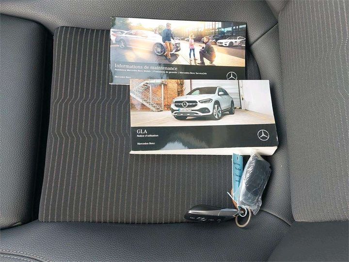 Photo 6 VIN: W1N2477861J184090 - MERCEDES-BENZ GLA 