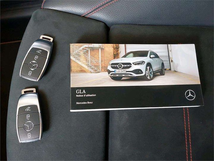 Photo 6 VIN: W1N2477861J194390 - MERCEDES-BENZ GLA 