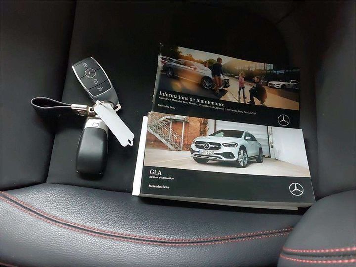 Photo 6 VIN: W1N2477861J194606 - MERCEDES-BENZ GLA 