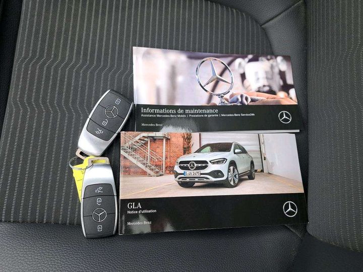 Photo 5 VIN: W1N2477861J302772 - MERCEDES-BENZ GLA 