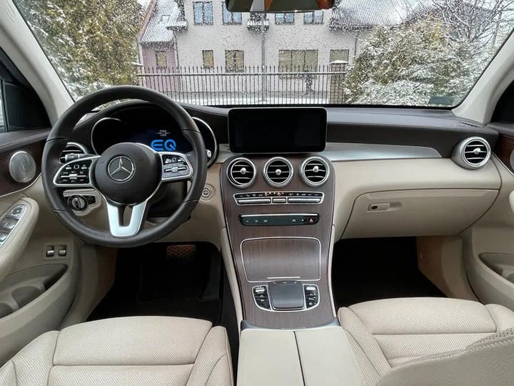 Photo 9 VIN: W1N2539531F949770 - MERCEDES-BENZ GLC-CLASS SUV 