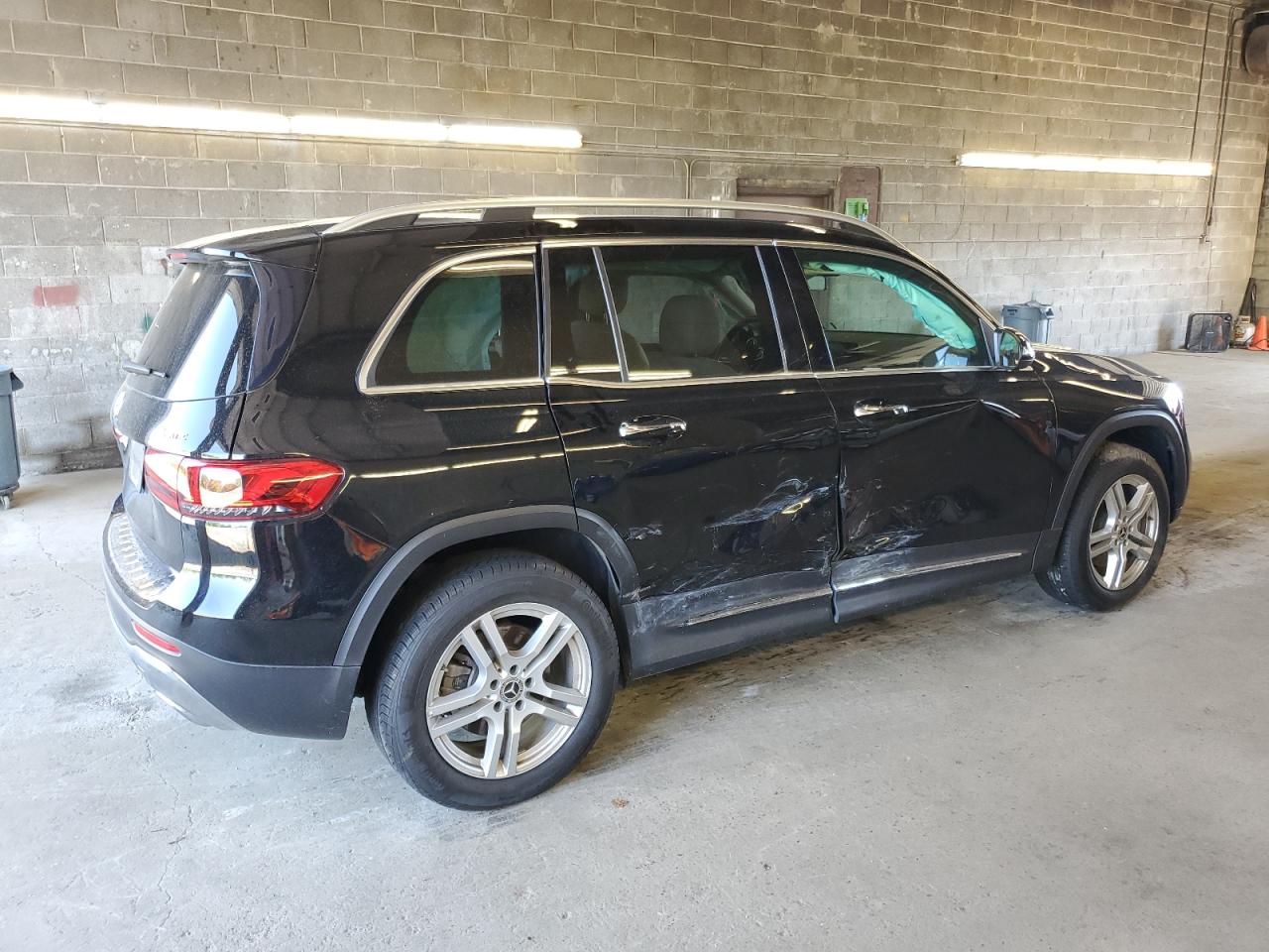 Photo 2 VIN: W1N4M4HB2NW201298 - MERCEDES-BENZ GLB 