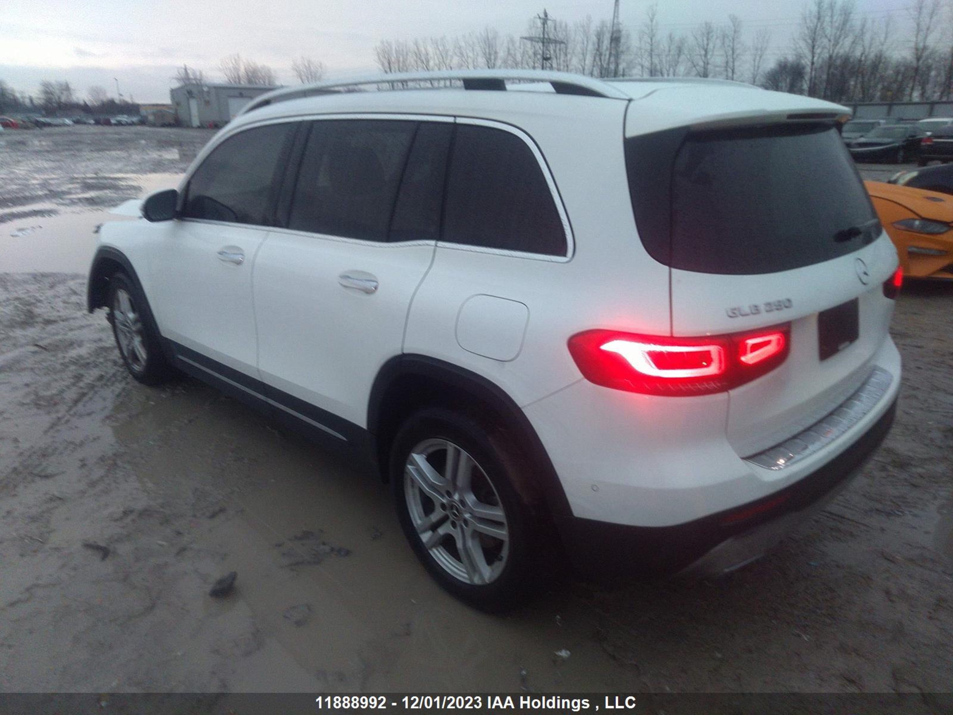 Photo 2 VIN: W1N4M4HB6NW238970 - MERCEDES-BENZ GLB 