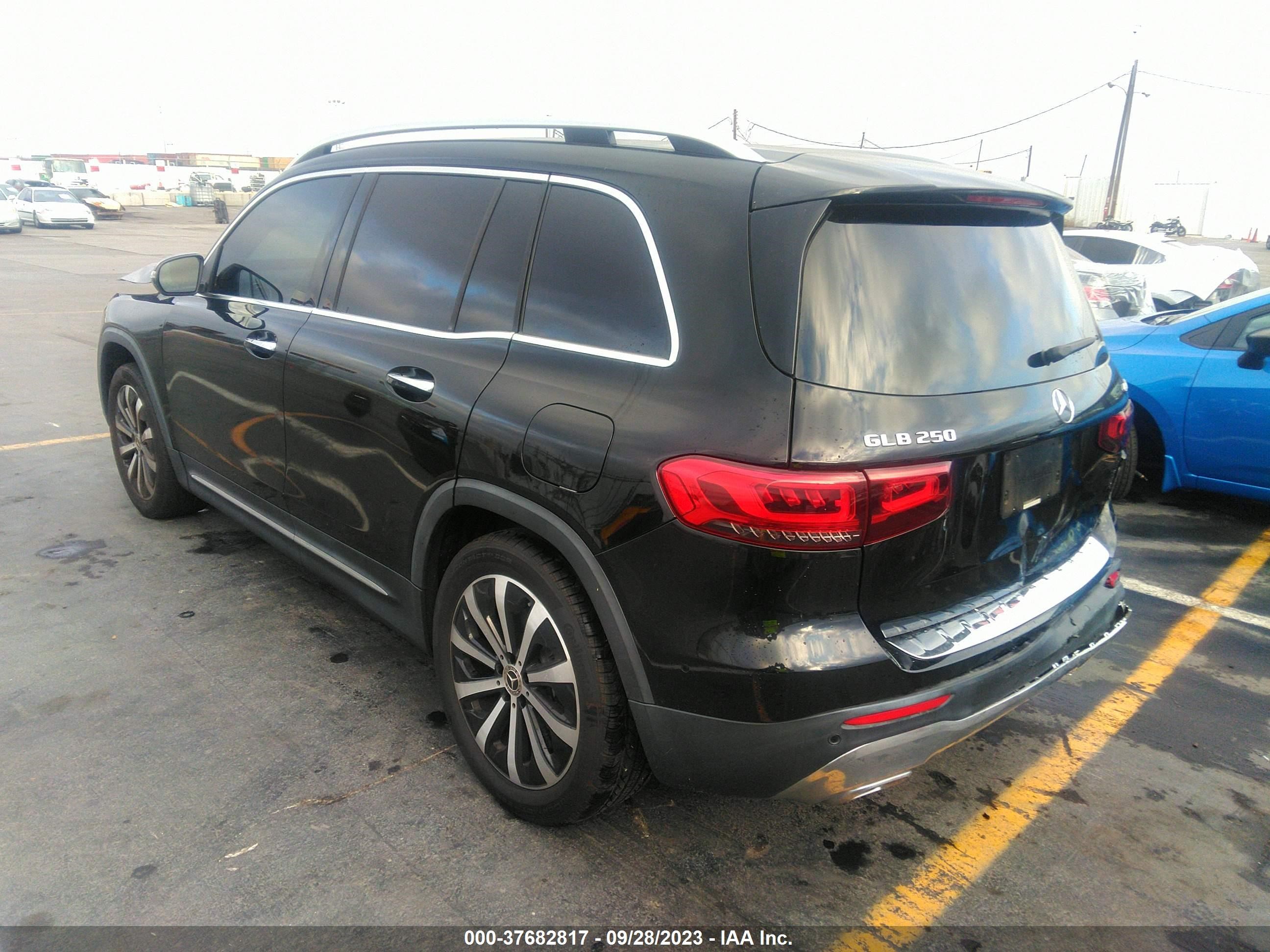 Photo 2 VIN: W1N4M4HBXMW156271 - MERCEDES-BENZ GLB 