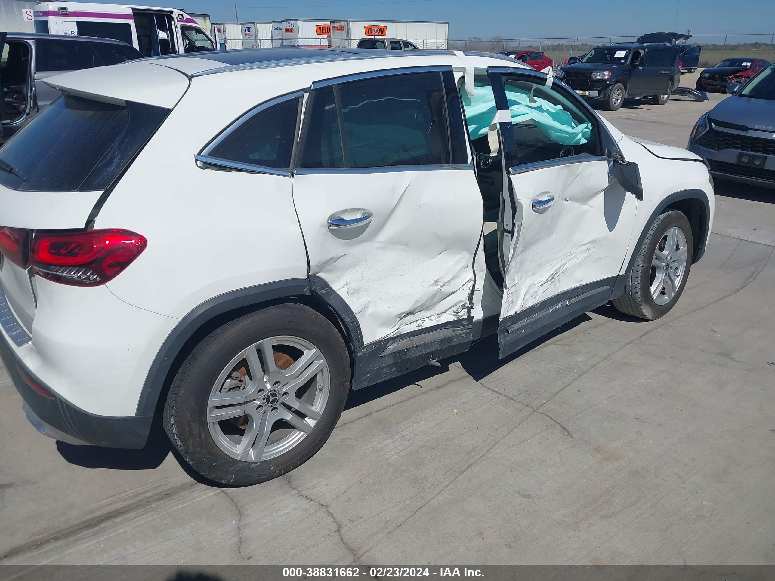 Photo 3 VIN: W1N4N4GB9NJ393122 - MERCEDES-BENZ GLA-KLASSE 