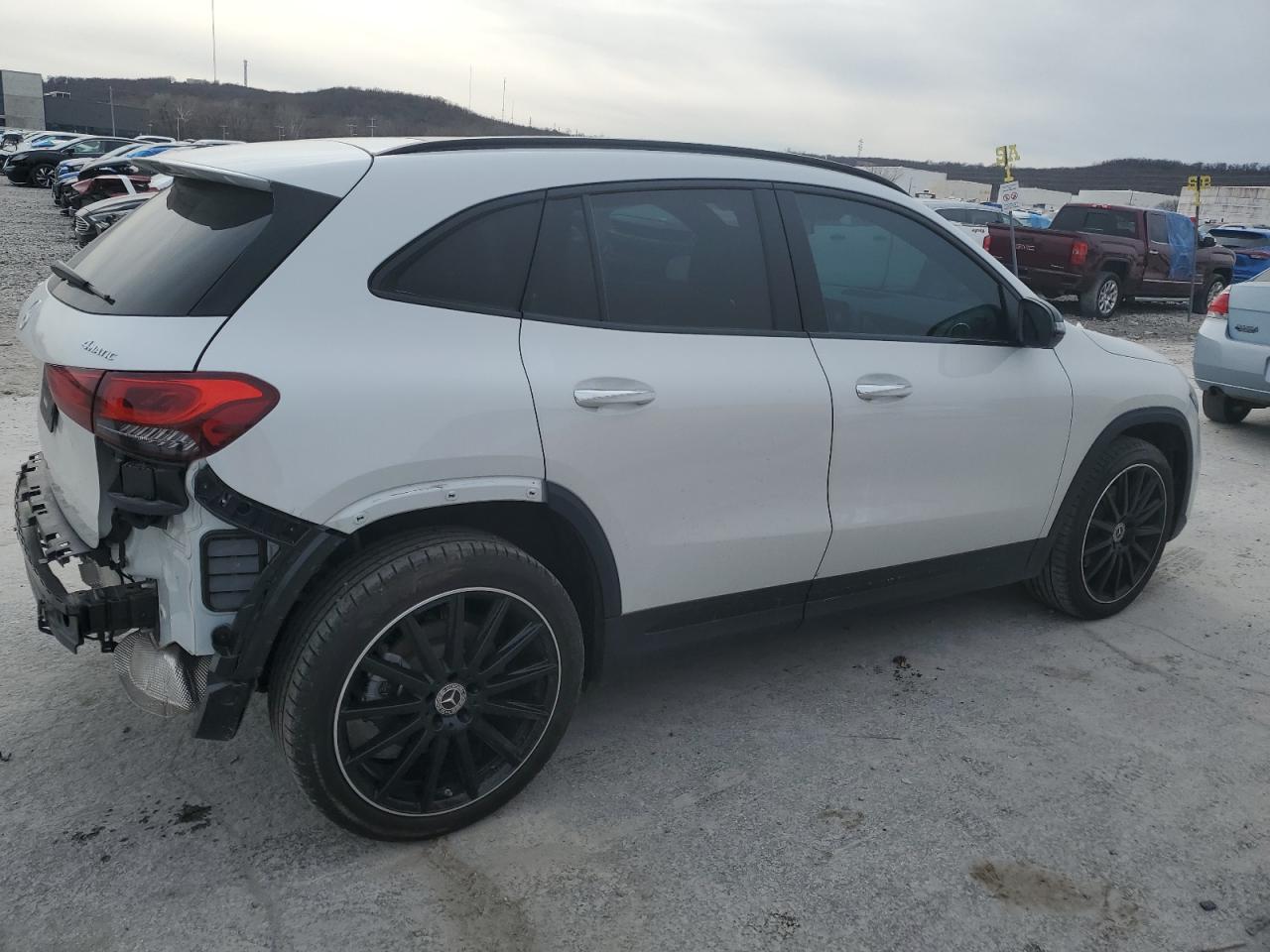 Photo 2 VIN: W1N4N4HB4NJ365274 - MERCEDES-BENZ GLA-KLASSE 