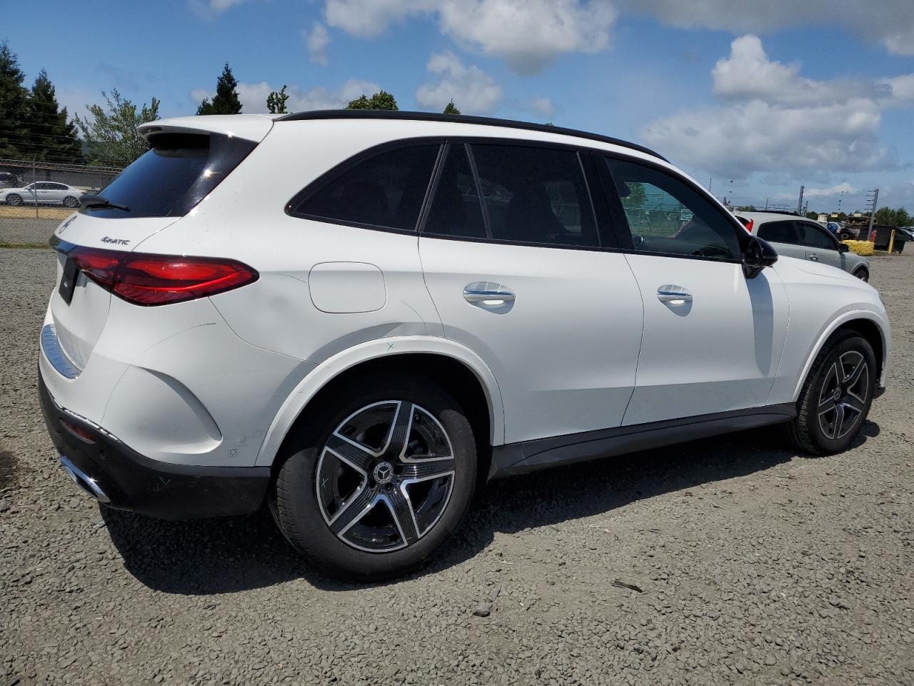 Photo 2 VIN: W1NKM4HB0RF135296 - MERCEDES-BENZ GLC 