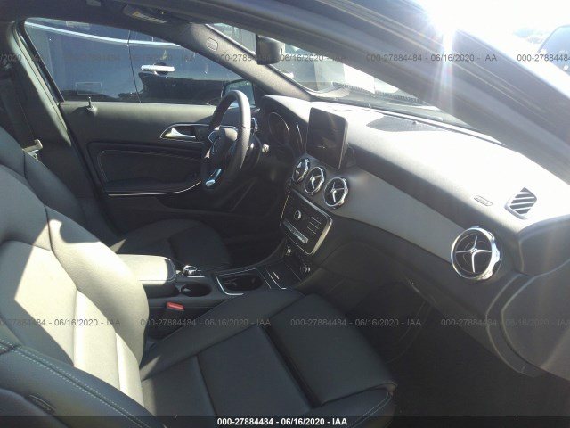 Photo 4 VIN: W1NTG4EB6LJ695621 - MERCEDES-BENZ GLA 