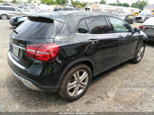 Photo 3 VIN: W1NTG4GB5LU029443 - MERCEDES-BENZ GLA 