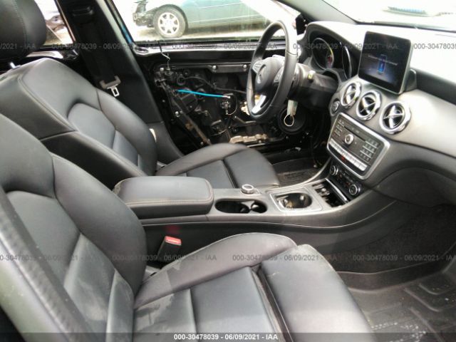 Photo 4 VIN: W1NTG4GB5LU029443 - MERCEDES-BENZ GLA 