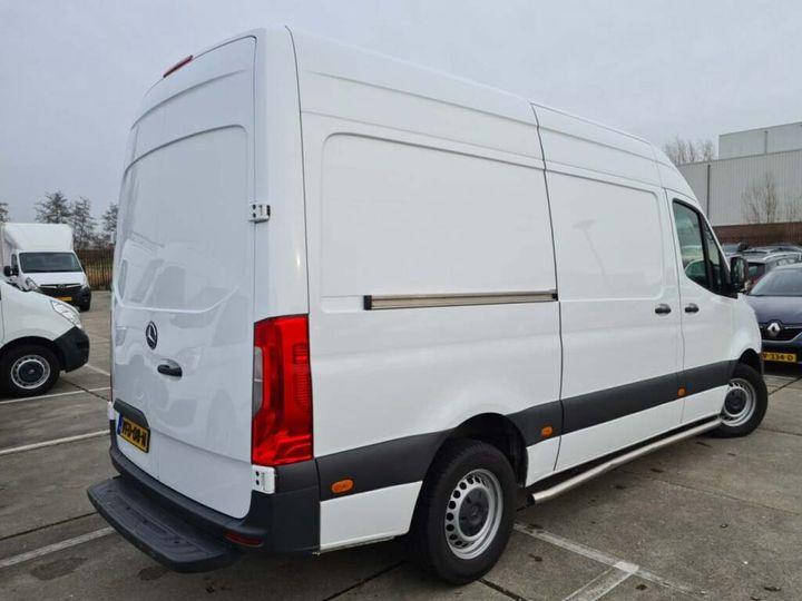 Photo 2 VIN: W1V9076331P215465 - MERCEDES-BENZ SPRINTER 