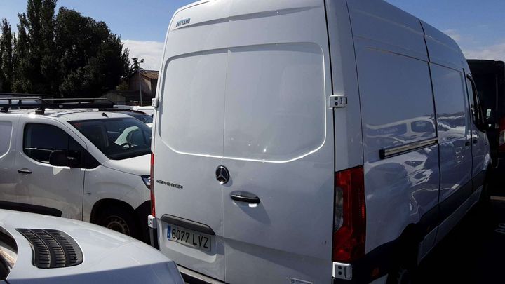 Photo 11 VIN: W1V9106331P317437 - MERCEDES-BENZ SPRINTER 