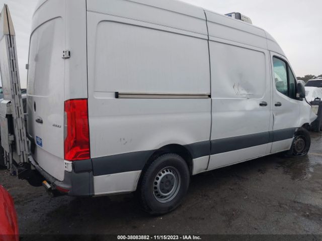 Photo 3 VIN: W1Y4EBHY1MT059938 - MERCEDES-BENZ SPRINTER CARGO VAN 