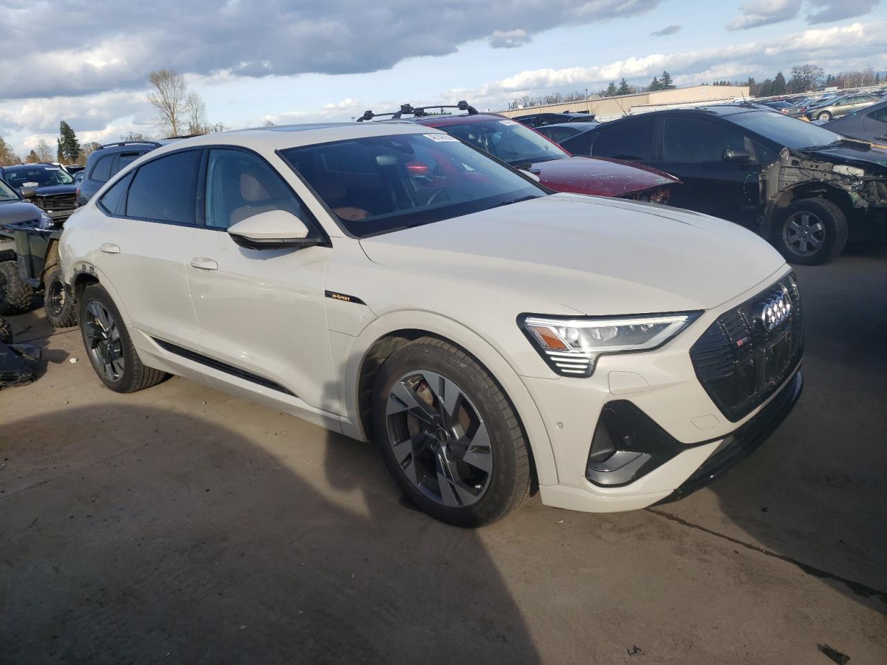 Photo 3 VIN: WA11AAGE1NB023978 - AUDI E-TRON 