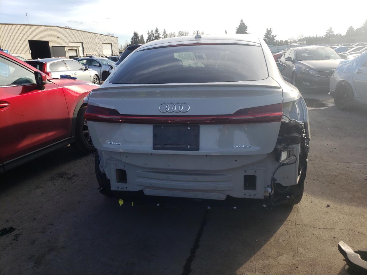 Photo 5 VIN: WA11AAGE1NB023978 - AUDI E-TRON 