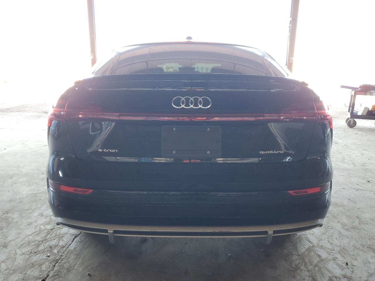 Photo 5 VIN: WA11AAGE7NB002472 - AUDI E-TRON 