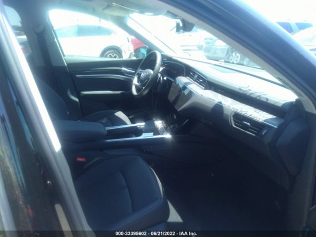 Photo 4 VIN: WA12AAGE8MB002709 - AUDI E-TRON 