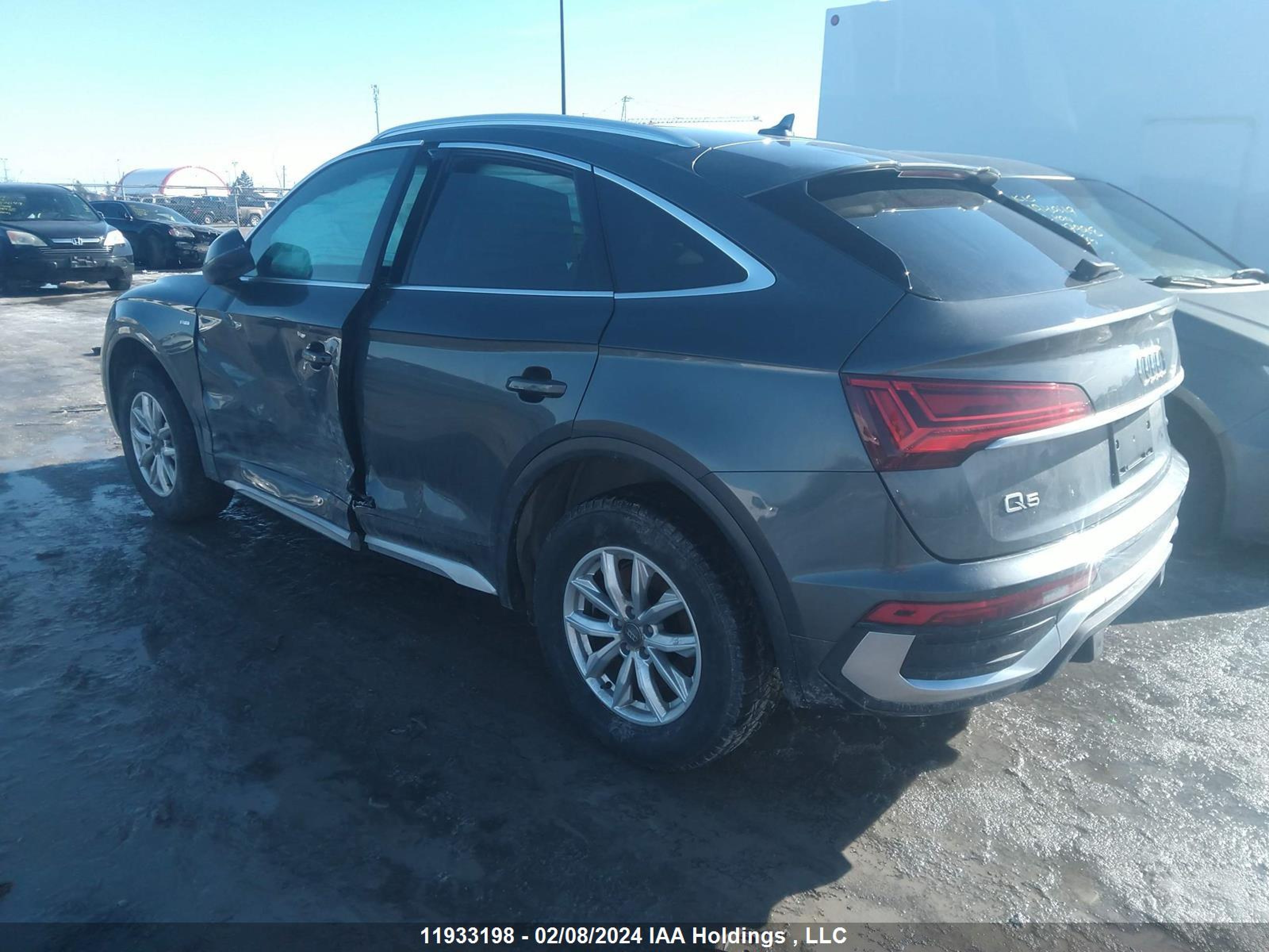 Photo 2 VIN: WA14AAFY0P2011297 - AUDI Q5 