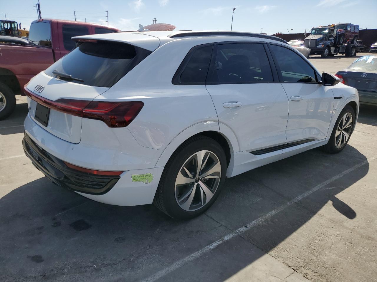 Photo 2 VIN: WA14AAGE0RB014966 - AUDI Q8 