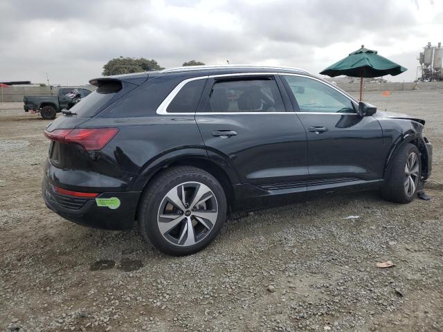 Photo 2 VIN: WA15AAGE3RB008258 - AUDI Q8 E-TRON 