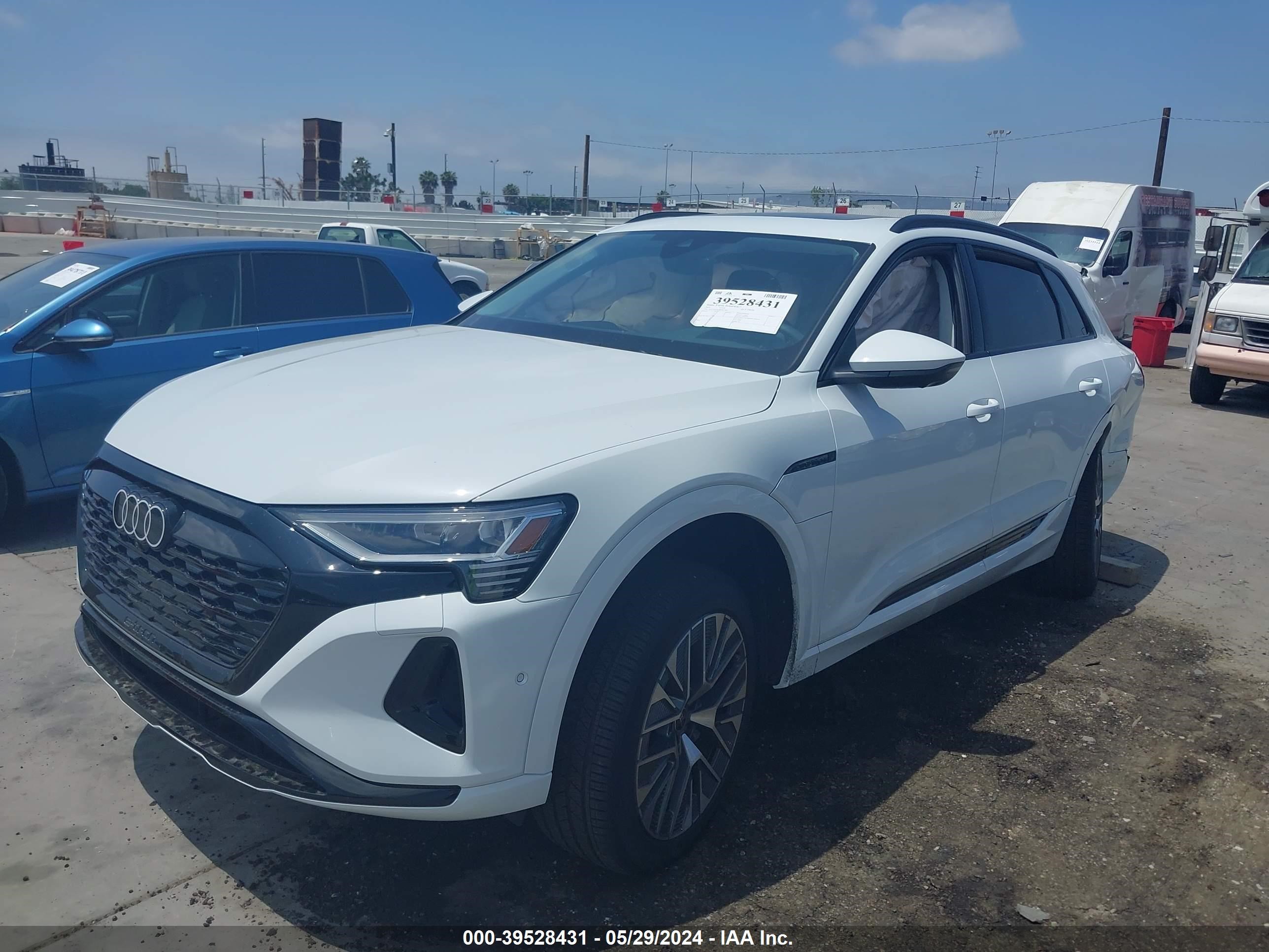 Photo 1 VIN: WA15AAGE4RB051880 - AUDI Q8 