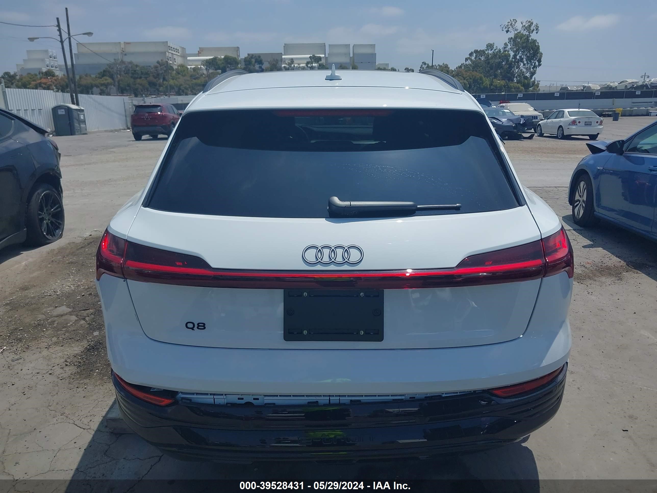 Photo 15 VIN: WA15AAGE4RB051880 - AUDI Q8 