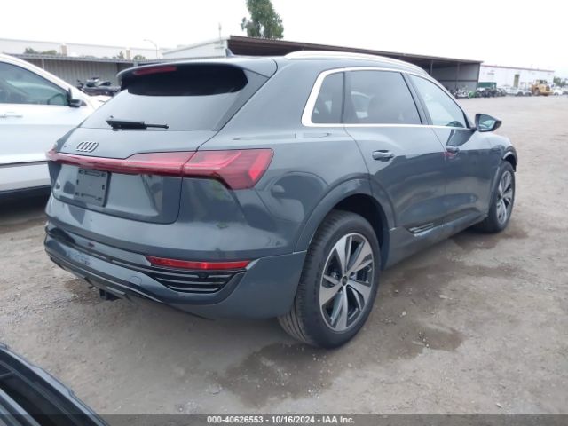 Photo 3 VIN: WA15AAGE5RB060457 - AUDI Q8 