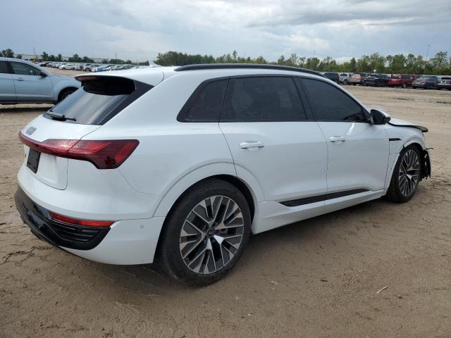 Photo 2 VIN: WA15AAGE8RB017425 - AUDI Q8 E-TRON 