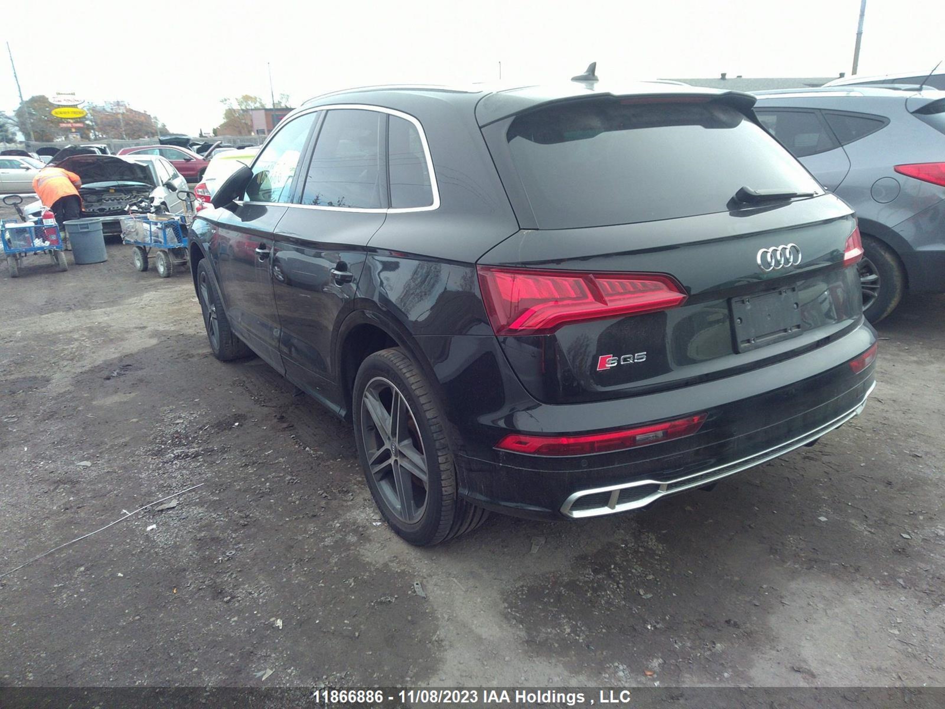 Photo 2 VIN: WA1A4AFY1J2141509 - AUDI SQ5 