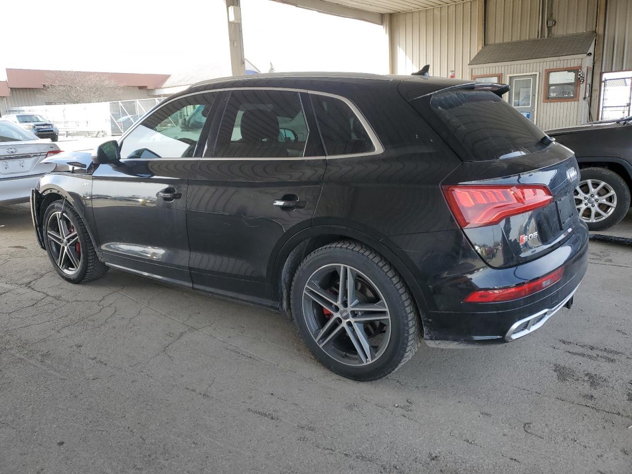 Photo 1 VIN: WA1A4AFY3J2176777 - AUDI SQ5 