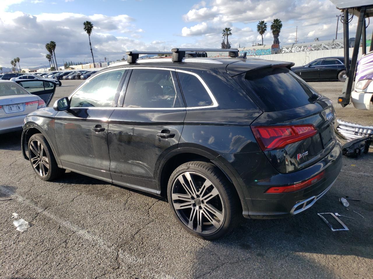 Photo 1 VIN: WA1A4AFY5J2023480 - AUDI SQ5 