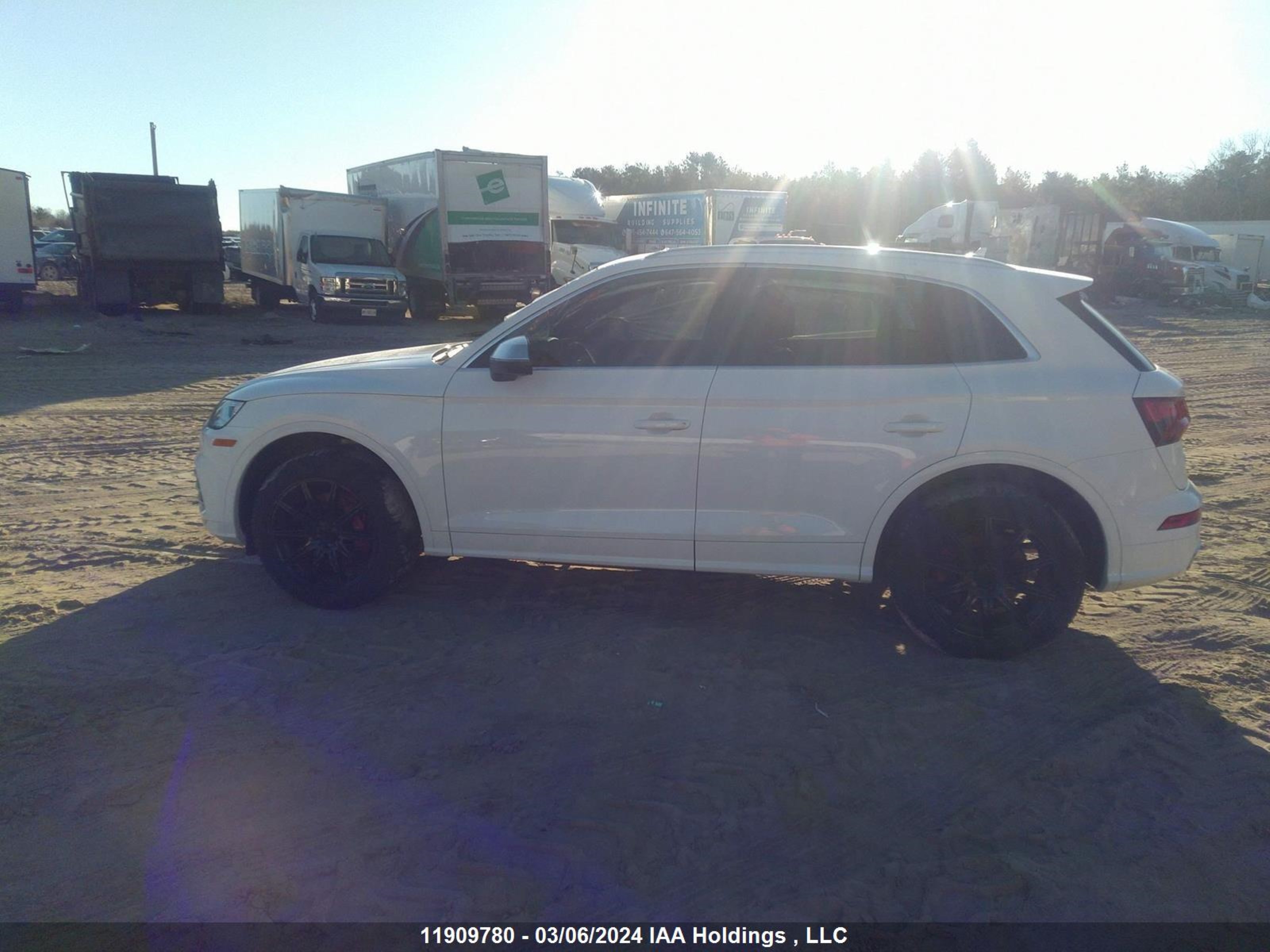 Photo 13 VIN: WA1A4AFY6K2086878 - AUDI SQ5 