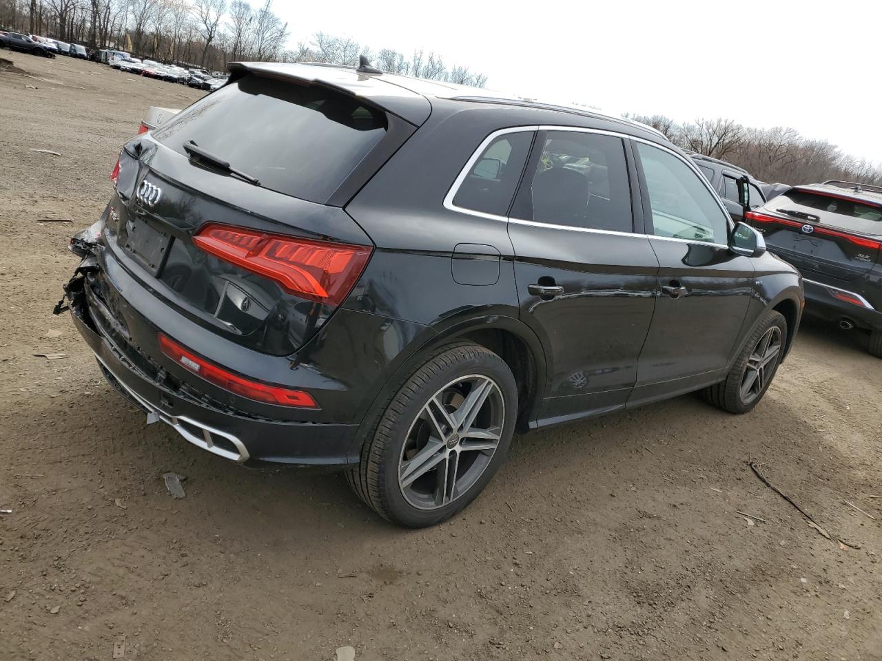 Photo 2 VIN: WA1A4AFY9J2103185 - AUDI SQ5 