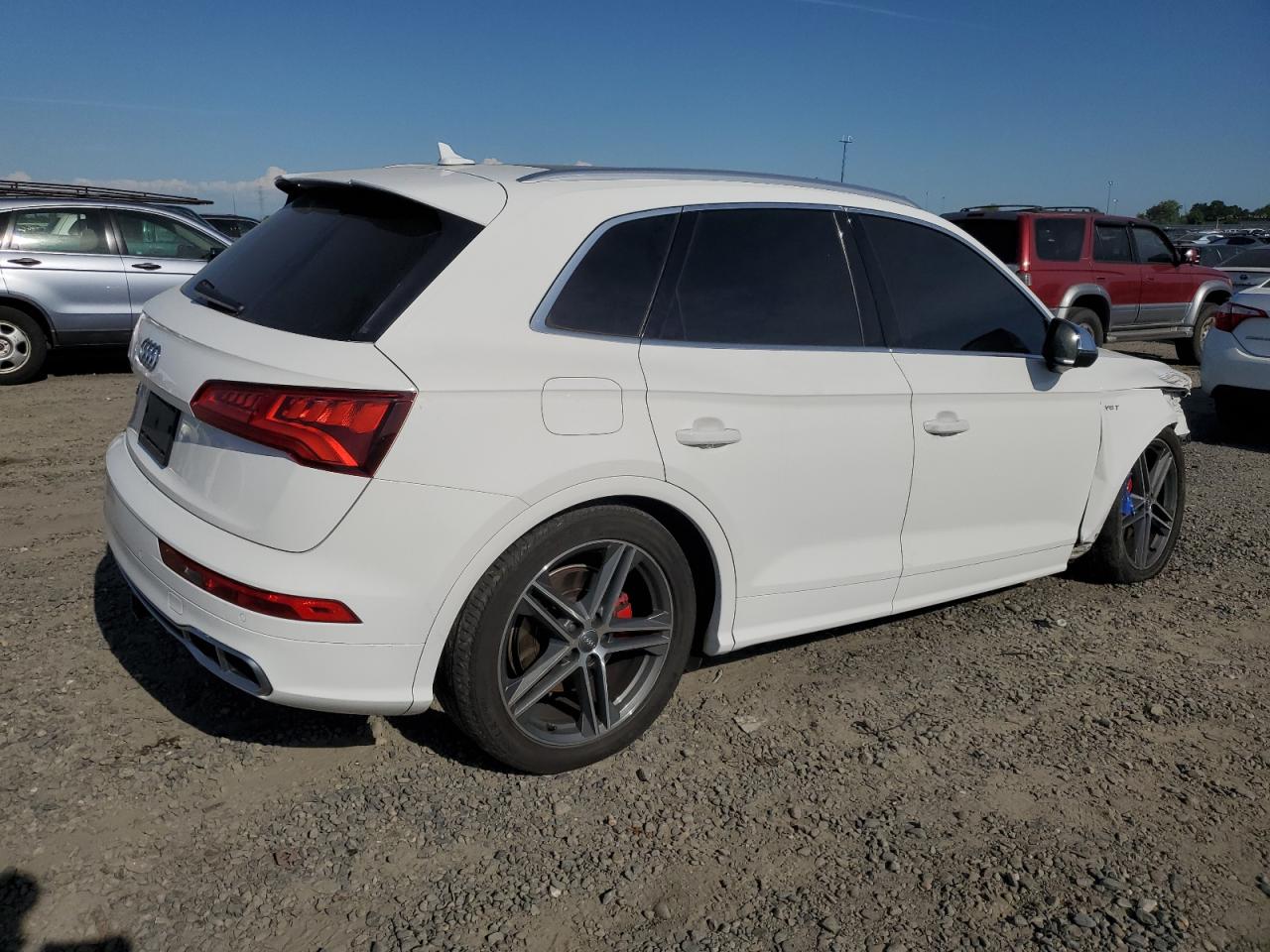 Photo 2 VIN: WA1A4AFYXJ2174301 - AUDI SQ5 