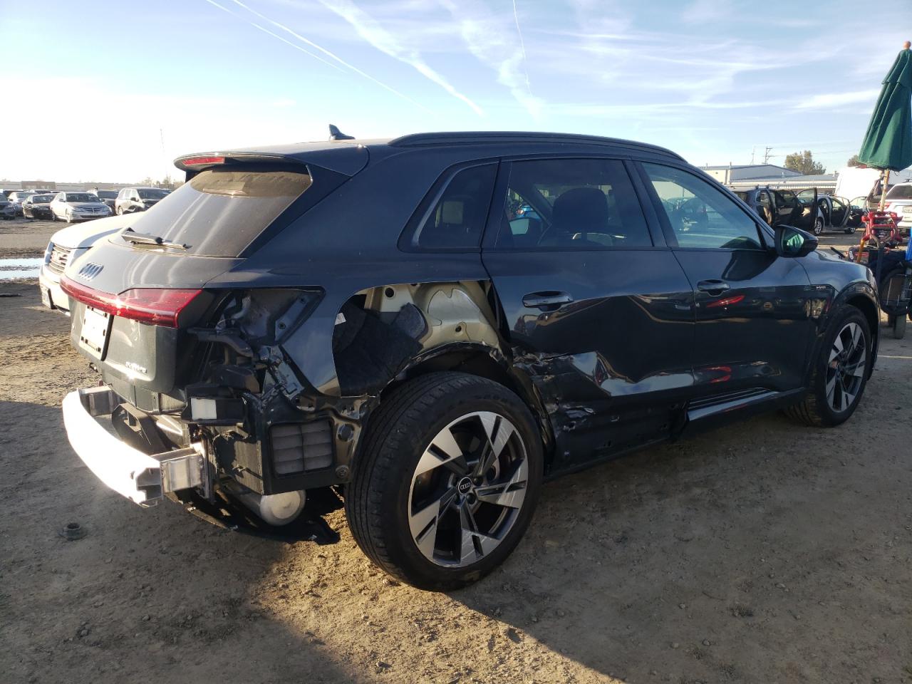 Photo 2 VIN: WA1AAAGE0NB002829 - AUDI E-TRON 