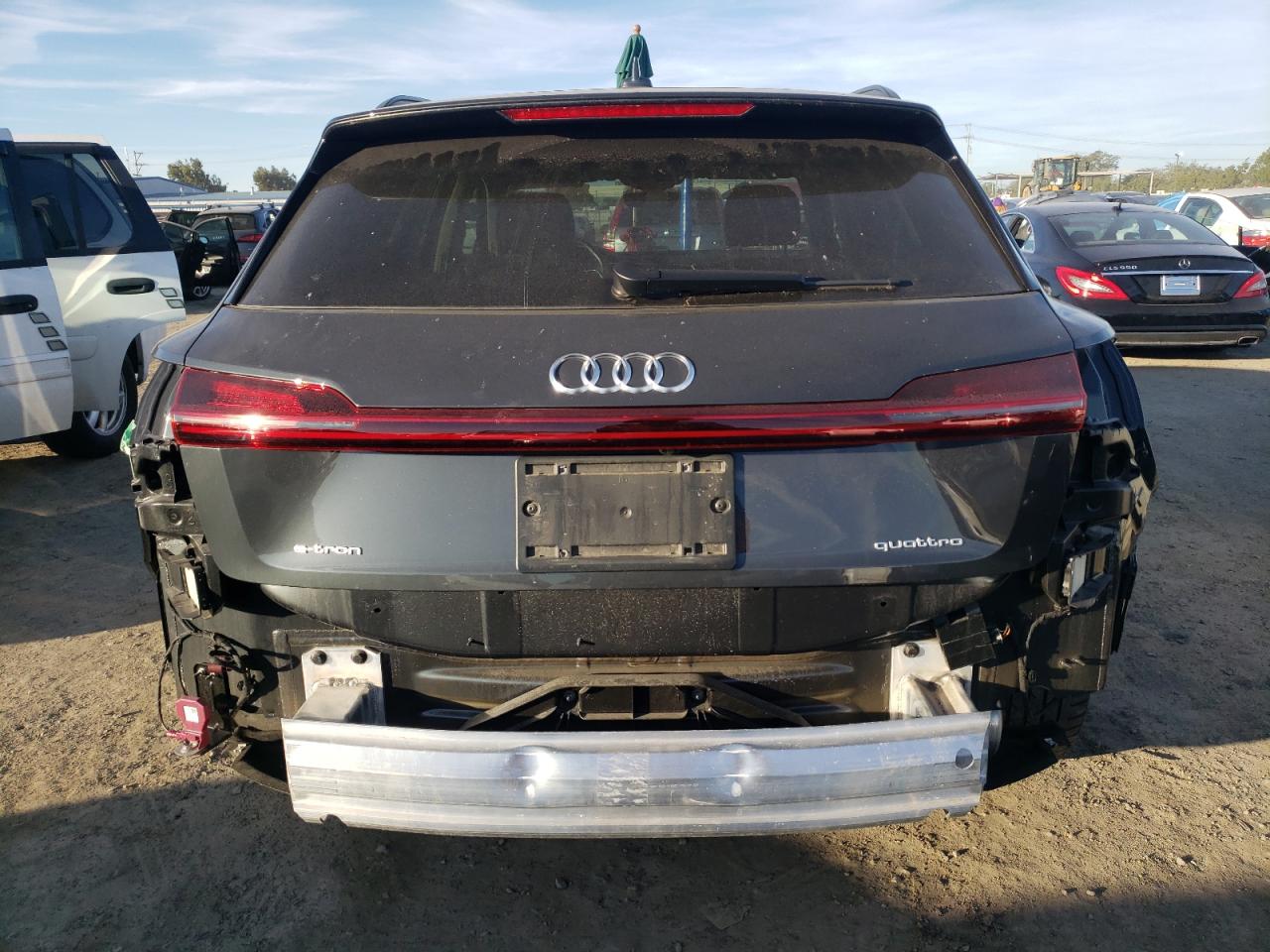 Photo 5 VIN: WA1AAAGE0NB002829 - AUDI E-TRON 