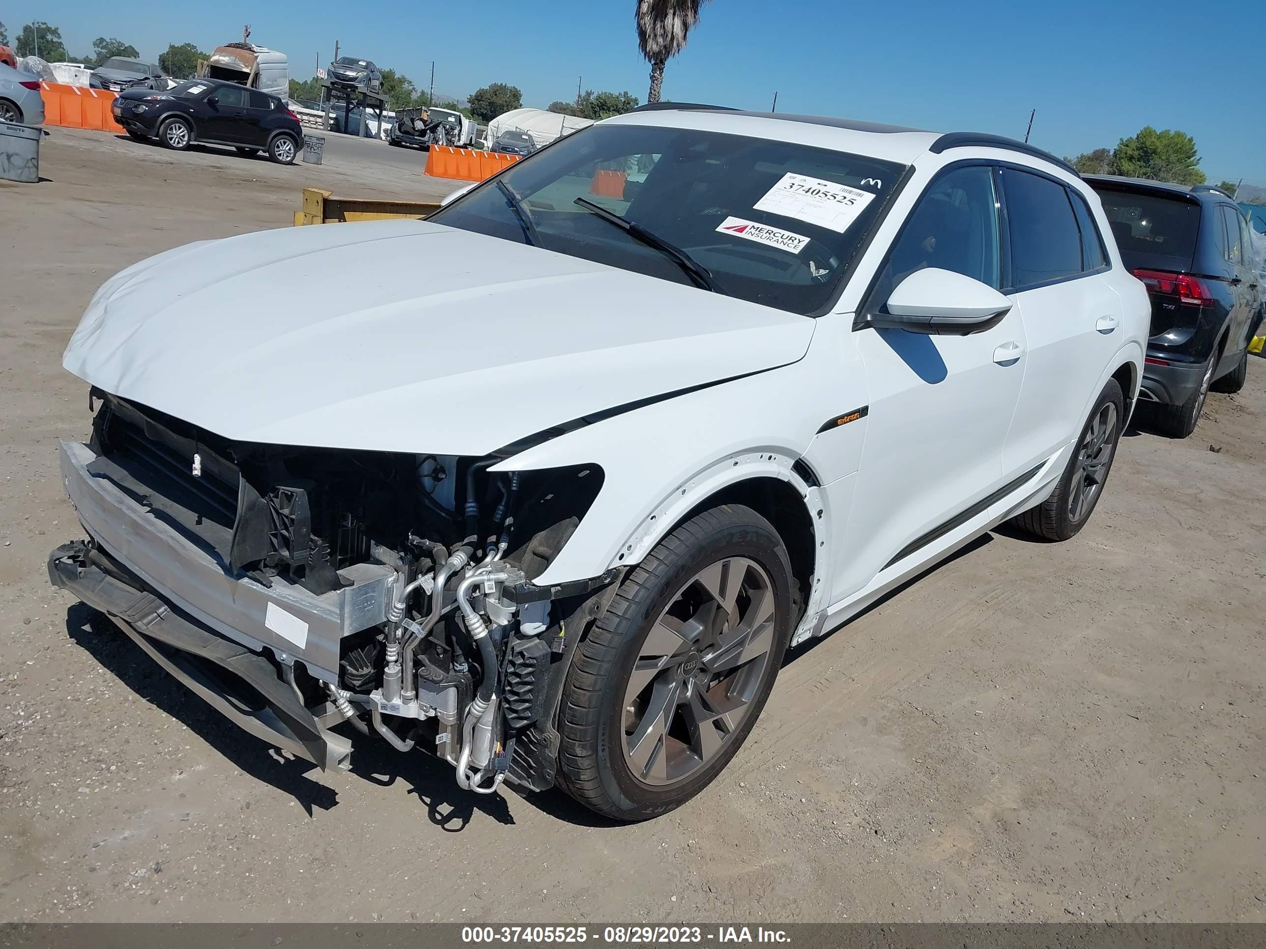 Photo 1 VIN: WA1AAAGE1NB013466 - AUDI E-TRON 