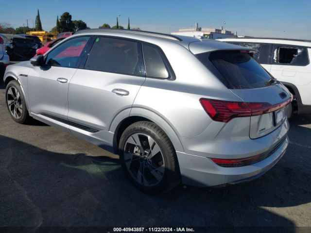 Photo 2 VIN: WA1AAAGE1NB027352 - AUDI E-TRON 