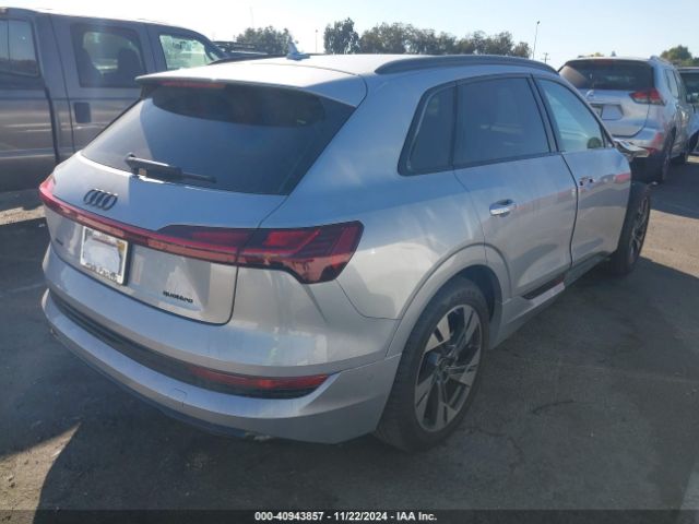 Photo 3 VIN: WA1AAAGE1NB027352 - AUDI E-TRON 