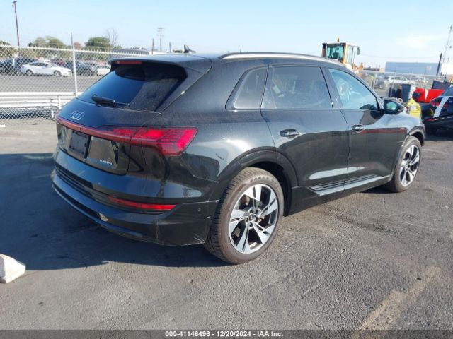 Photo 3 VIN: WA1AAAGE3MB021535 - AUDI E-TRON 