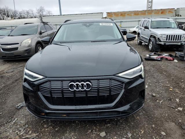 Photo 4 VIN: WA1AAAGE4NB012005 - AUDI E-TRON 