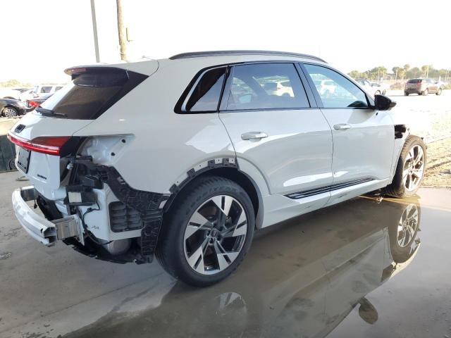 Photo 2 VIN: WA1AAAGE4PB025369 - AUDI E-TRON PRE 