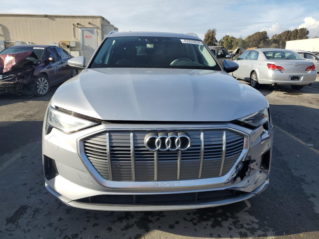 Photo 4 VIN: WA1AAAGE8NB030037 - AUDI E-TRON 