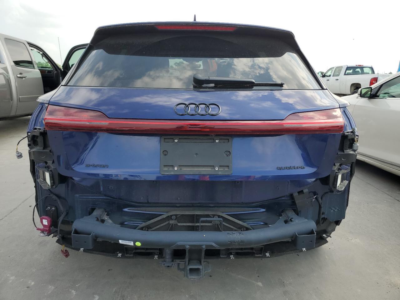 Photo 5 VIN: WA1AAAGE9NB032511 - AUDI E-TRON 