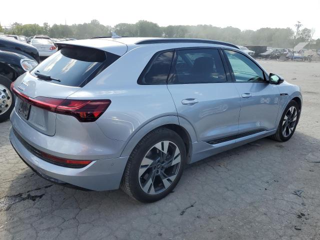 Photo 2 VIN: WA1AAAGE9NB046702 - AUDI E-TRON PRE 