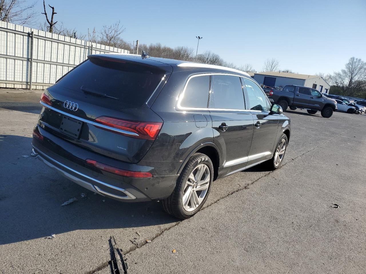 Photo 2 VIN: WA1ACBF71PD021075 - AUDI Q7 